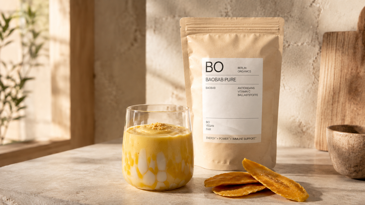 Cremiger Baobab-Mango-Lassi mit Orange
